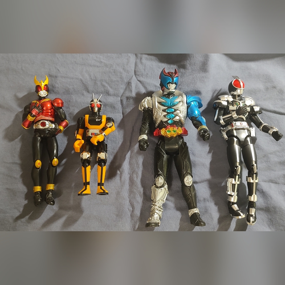 4 Rider Hero Action Figures